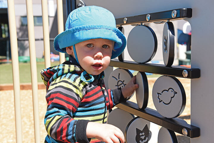 Jeu de mémoire extérieur pour enfants